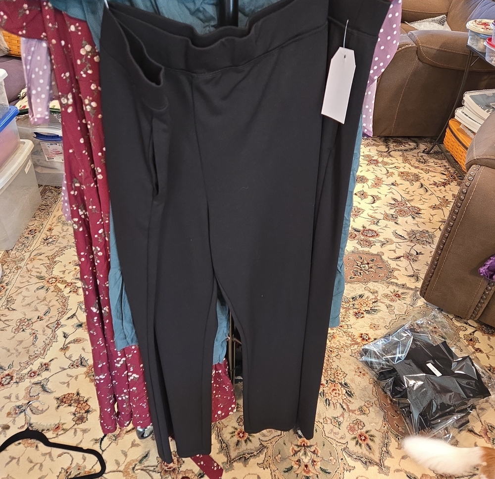 Black High-Waist Trousers with Front Pockets